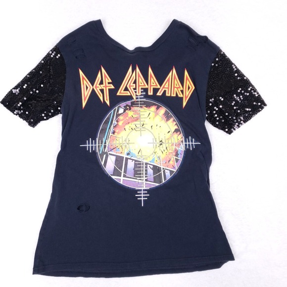 Def Leppard Band Tee Small Black Sequin Sleeve Graphic Rock Concert T-Shirt - Picture 1 of 7